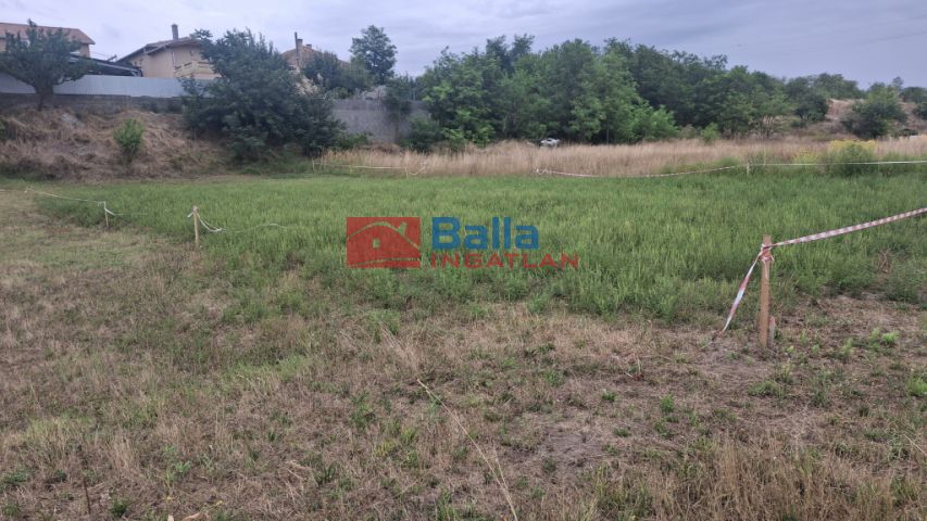 Siójut - Csendes utca:  726 m²-es telek   (8'000'000 ,- Ft)