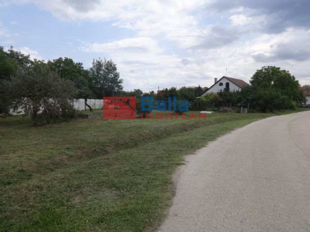 Tiszakécske - Móra Ferenc utca:  576 m²-es telek   (7'500'000 ,- Ft)