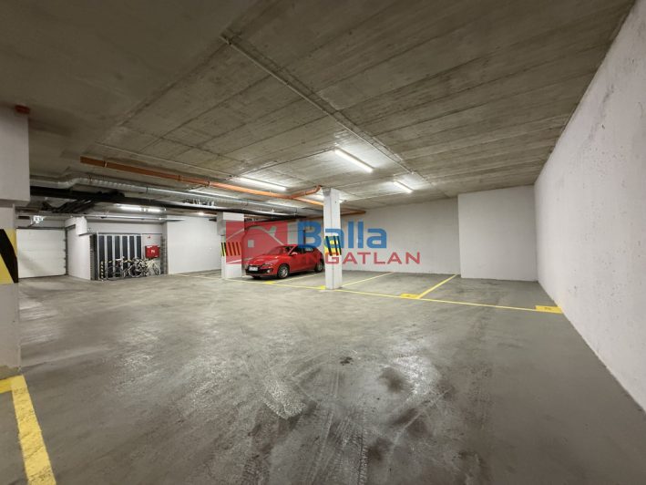 VIII. Kerület (Csarnoknegyed) - Tolnai Lajos utca:  12 m&sup2;-es teremgarázs hely   (30'000 ,- Ft)