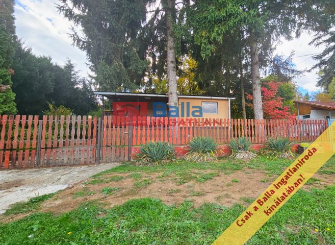 Bánk - Juhász Gyula utca:  40 m²-es üdülő   (35'900'000 ,- Ft)