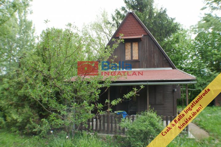 Dömsöd - virág utca:  60 m²-es üdülő