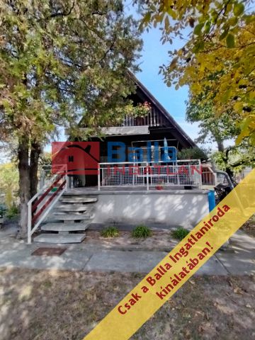 Szigetszentmiklós - Kavicsos tó közeli utca:  50 m²-es üdülő   (38'500'000 ,- Ft)