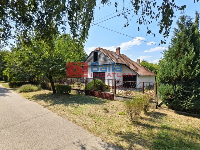 Velence - XIV utca:  102 m²-es üdülő   (64'500'000 ,- Ft)