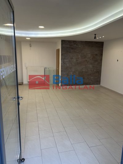 IX. Kerület (Középső Ferencváros (Rehabilitációs terület)) - Nádasdy utca:  35 m&sup2;-es üzlethelyiség utcai bejárattal   (200'000 ,- Ft)