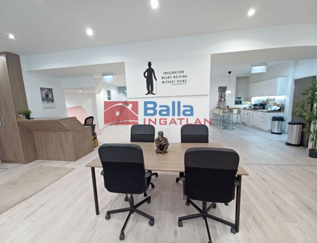 VI. Kerület (Nagykörúton kívül) - Székely Bertalan utca:  149 m²-es üzlethelyiség utcai bejárattal   (89'400'000 ,- Ft)