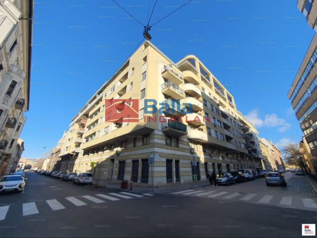 VIII. Kerület (II. János Pál pápa tér és környéke) - KUN utca:  5 m²-es üzlethelyiség utcai bejárattal   (25'000 ,- Ft)