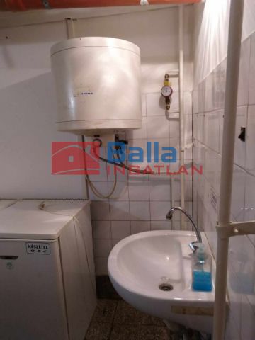 X. Kerület (Kőbánya) - Állomás utca:  40 m²-es üzlethelyiség utcai bejárattal   (25'500'000 ,- Ft)