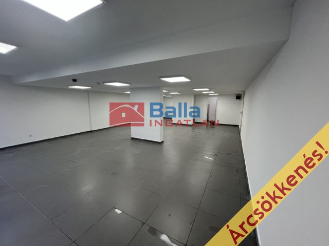 XIII. Kerület (Angyalföld – Országbíró utcai lakótelep) - Petneházy utca:  93 m²-es üzlethelyiség utcai bejárattal   (93'990'000 ,- Ft)