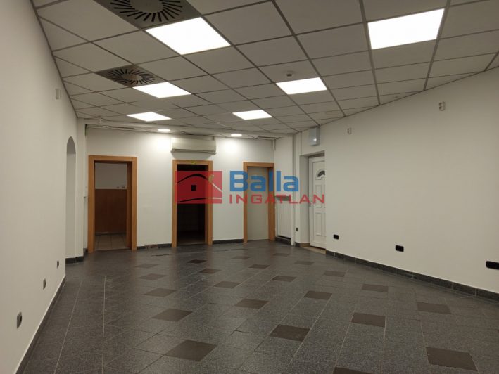 XIV. Kerület (Alsórákos) - Nagy gyalogosforgalmú főútvonalnál út:  287 m&sup2;-es üzlethelyiség utcai bejárattal   (1'435'000 ,- Ft)