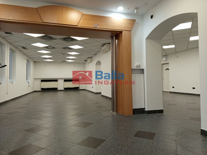 XIV. Kerület (Alsórákos) - Nagy gyalogosforgalmú főútvonalnál út:  287 m&sup2;-es üzlethelyiség utcai bejárattal   (1'435'000 ,- Ft)