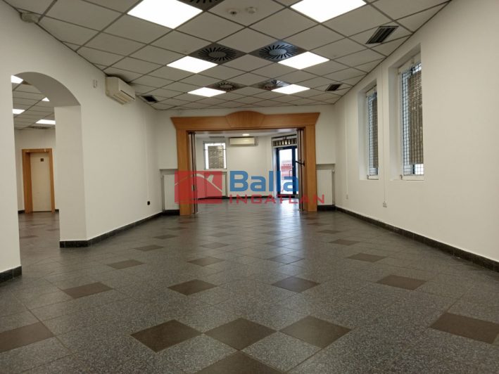 XIV. Kerület (Alsórákos) - Nagy gyalogosforgalmú főútvonalnál út:  287 m&sup2;-es üzlethelyiség utcai bejárattal   (1'435'000 ,- Ft)