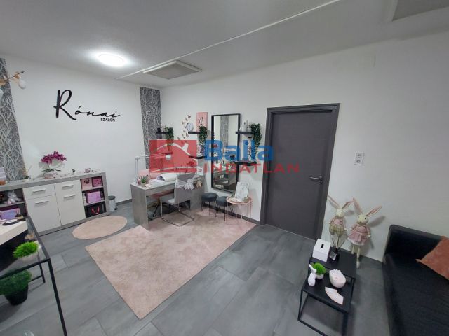 XIV. Kerület (Törökőr) - Fogarasi út:  41 m²-es üzlethelyiség utcai bejárattal   (450'000 ,- Ft)