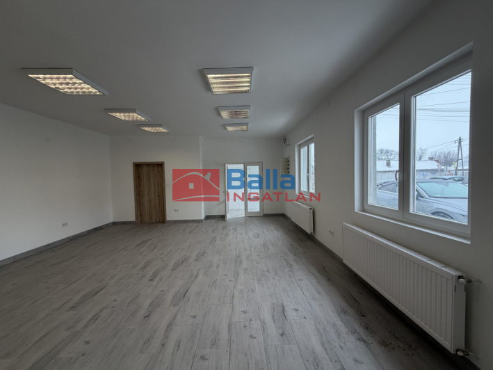 Halásztelek - Főúton:  236 m&sup2;-es üzlethelyiség utcai bejárattal   (129'000'000 ,- Ft)