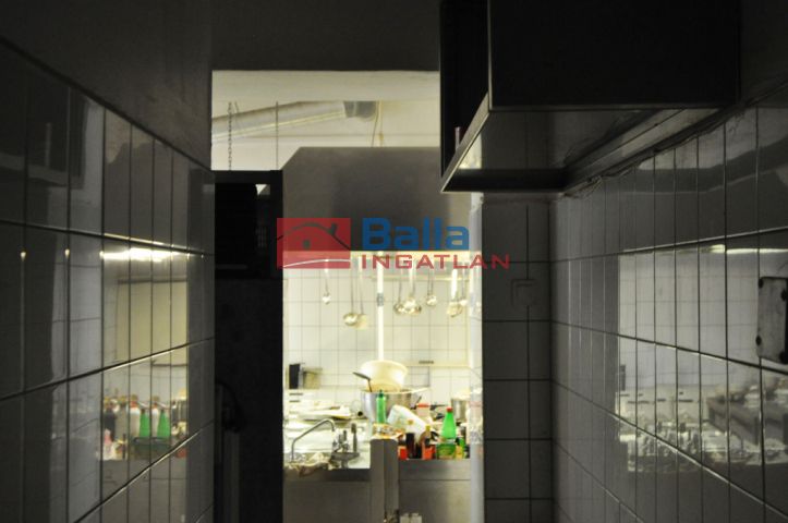 Piliscsaba - ELADÓ - BÉRBEADÓ Vendéglő Piliscsabán:  260 m²-es vendéglátó egység utcai bejárattal   (155'000'000 ,- Ft)
