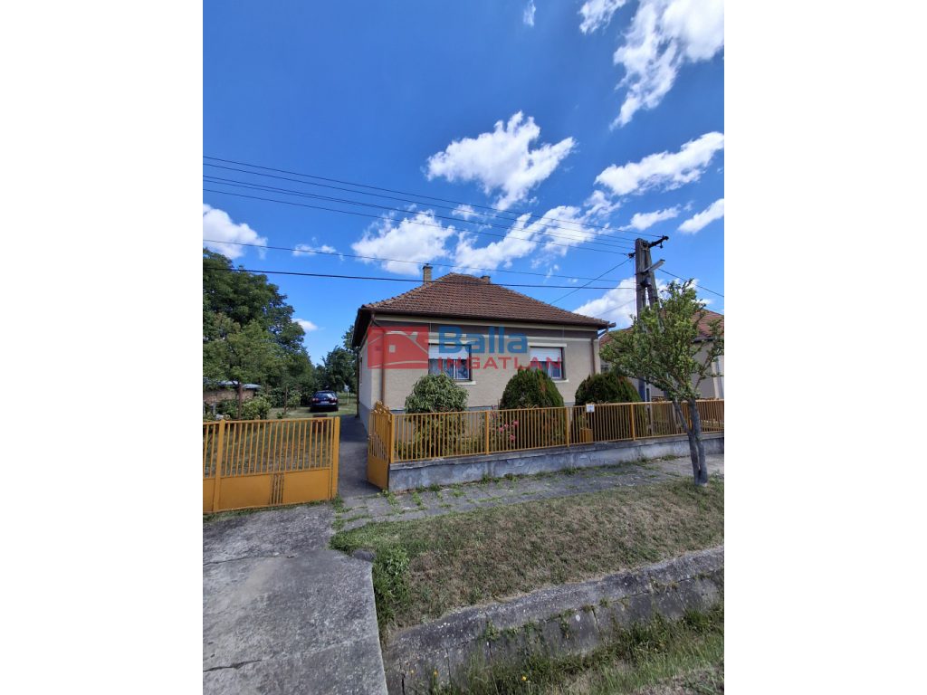 Bánréve, Baross G. utca, 85 m²-es, családi ház, 2 szobás, jó állapotú