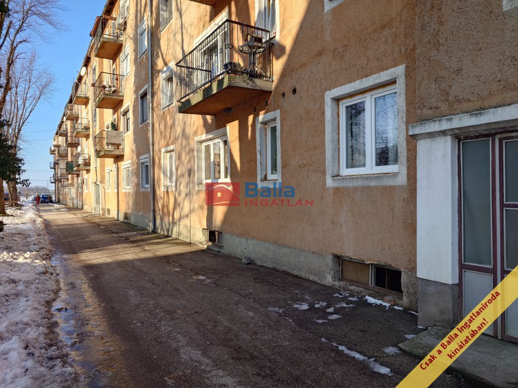 Bodajk, Bányász telep, 53 m²-es, társasházi lakás, 2 szobás, átlagos állapotú