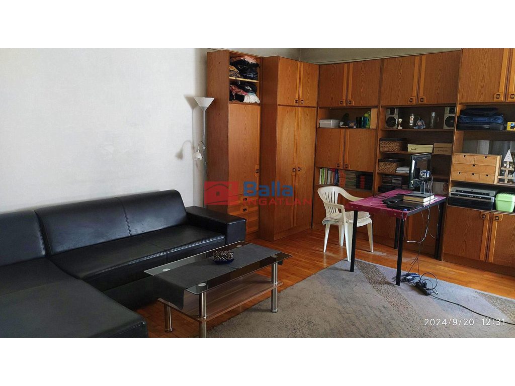 IV. Kerület, Szekfű Gyula utca, 65 m²-es, családi ház, 2 szobás