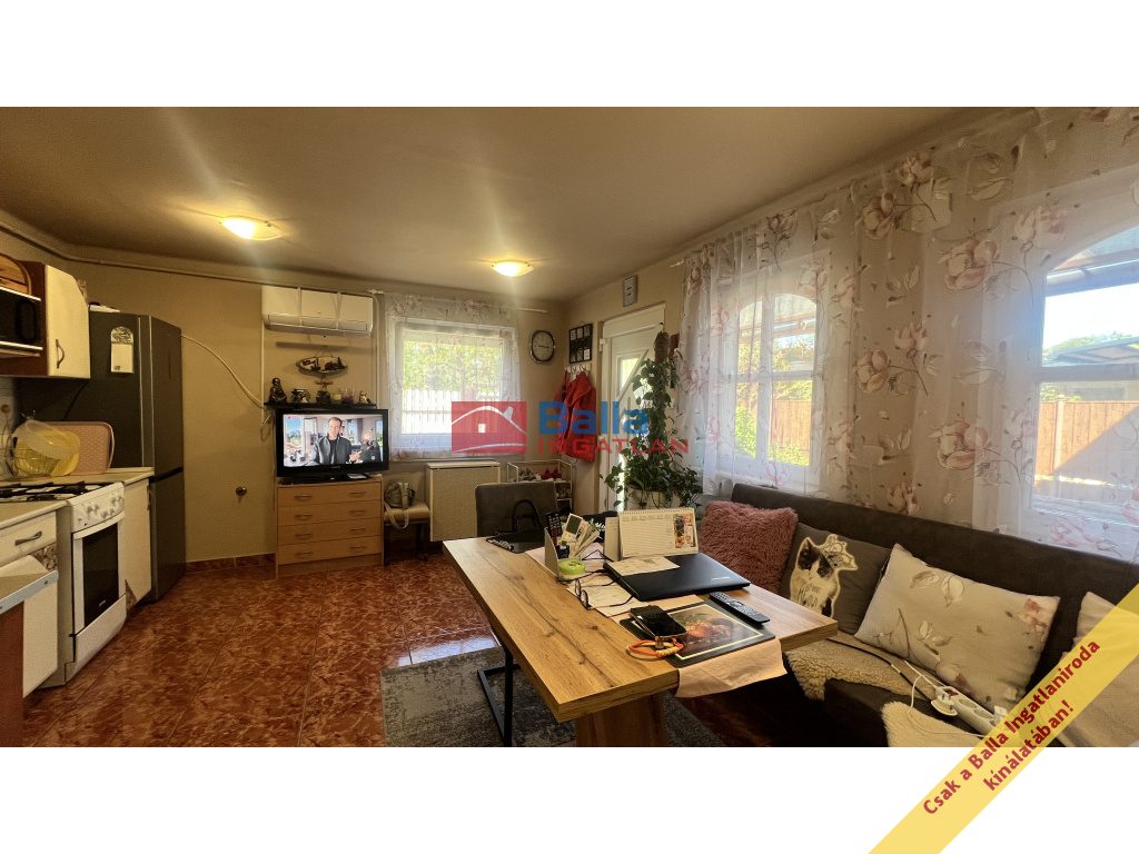 IX. Kerület, Aszódi ltp, 55 m²-es, sorház, 1+1 szobás, részben felújított állapotú