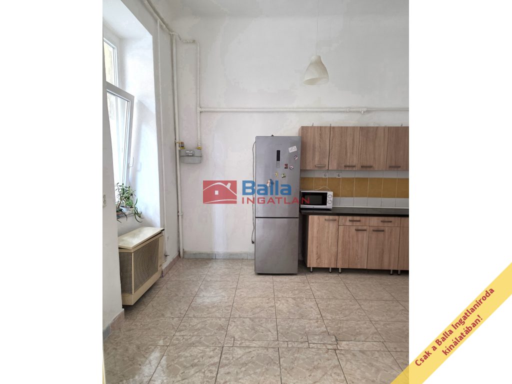 VII. Kerület, Nefelejcs utca, 58 m²-es, társasházi lakás, 2 szobás