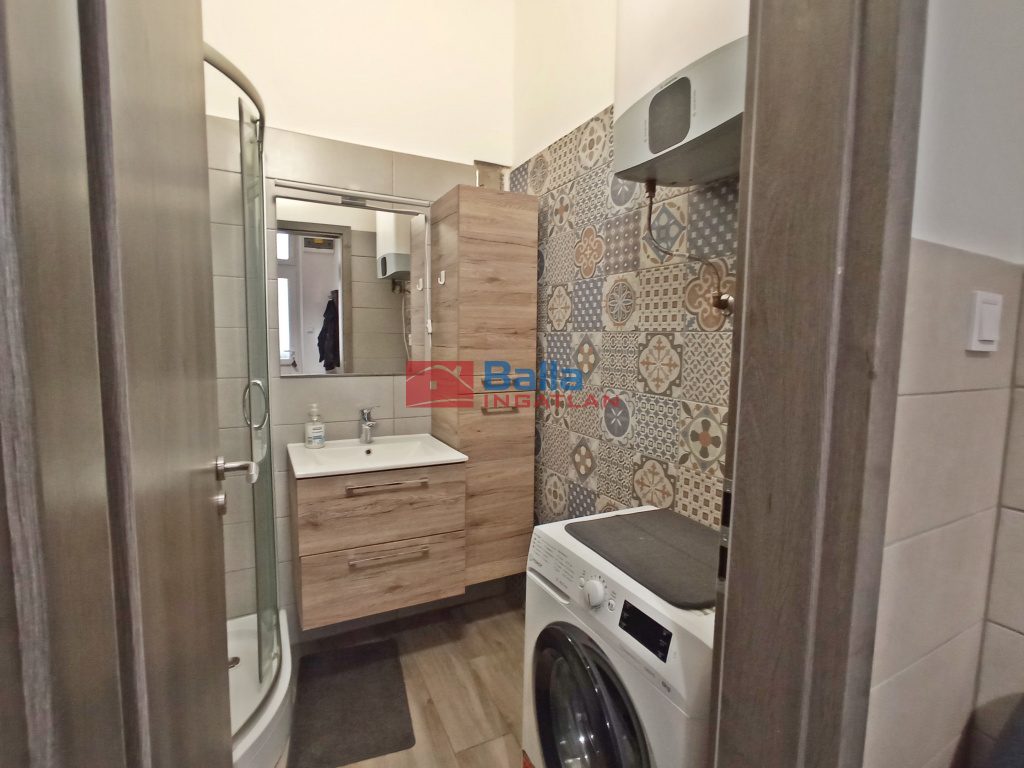 VIII. Kerület, Magdolna negyedben, 28 m²-es, társasházi lakás