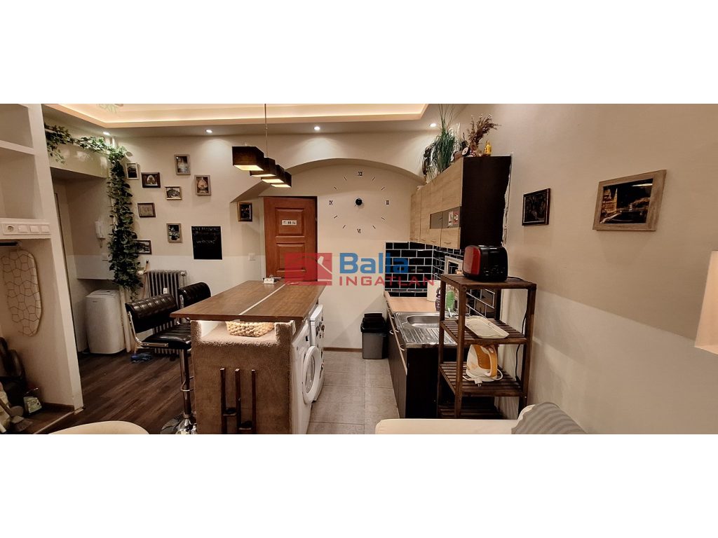 XIII. Kerület, Nyugati tér, 32 m²-es, társasházi lakás, 1+1 szobás