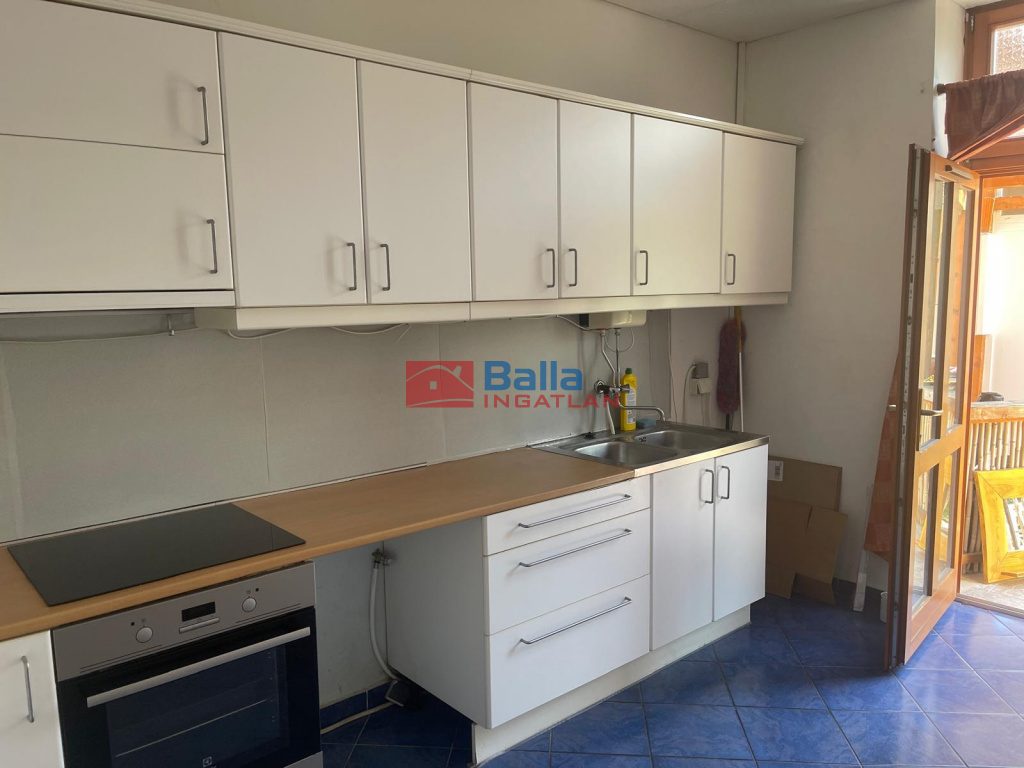 XIX. Kerület, Báthory utca, 42 m²-es, társasházi lakás, 1+1 szobás