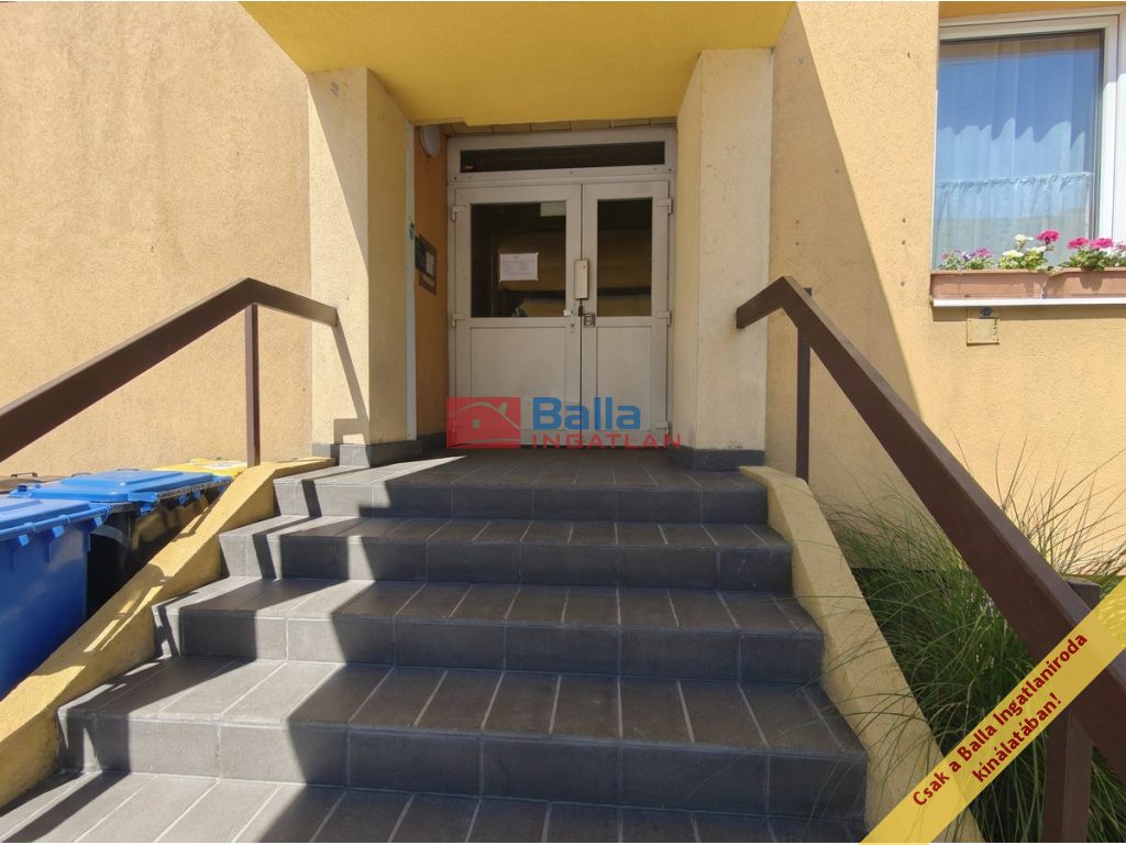 XV. Kerület, Nyírpalota út, 35 m²-es, társasházi lakás, 1+1 szobás