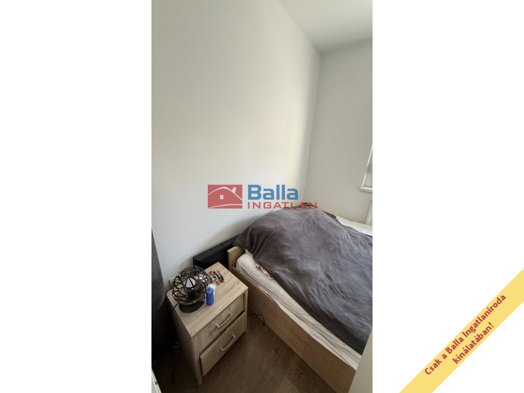 XVII. Kerület, Újlak utca, 51 m²-es, társasházi lakás, 1+2 szobás