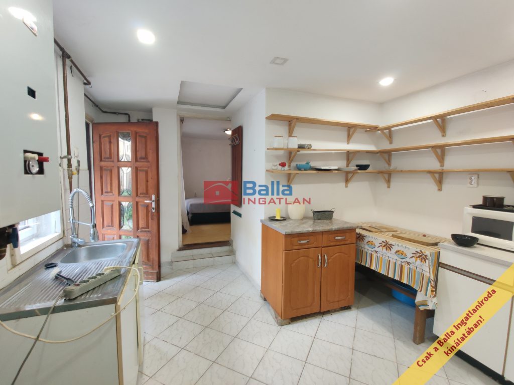 XVIII. Kerület, Szélső utca, 52 m²-es, házrész, 2+1 szobás, átlagos állapotú