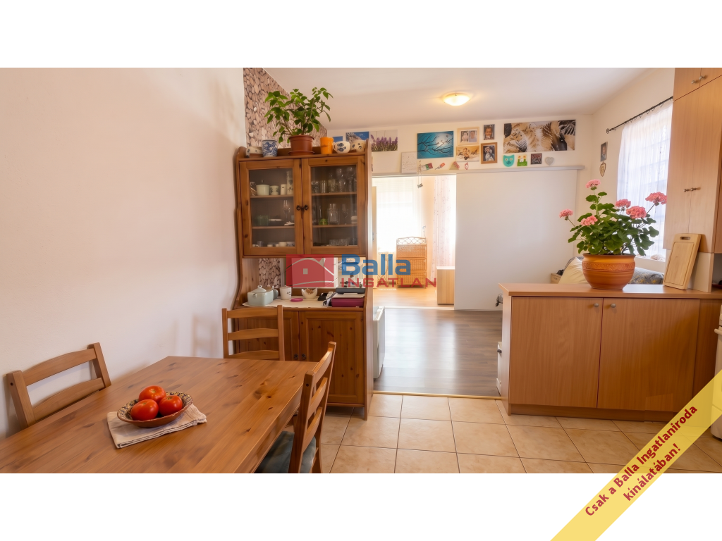 XVIII. Kerület, Szélső utca, 43 m²-es, társasházi lakás, 1+1 szobás