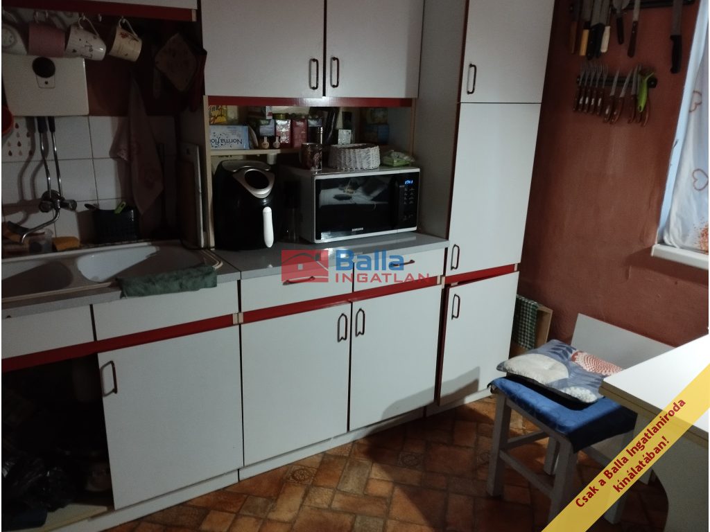 XVIII. Kerület, Szemeretelep utca, 80 m²-es, családi ház, 2 szobás