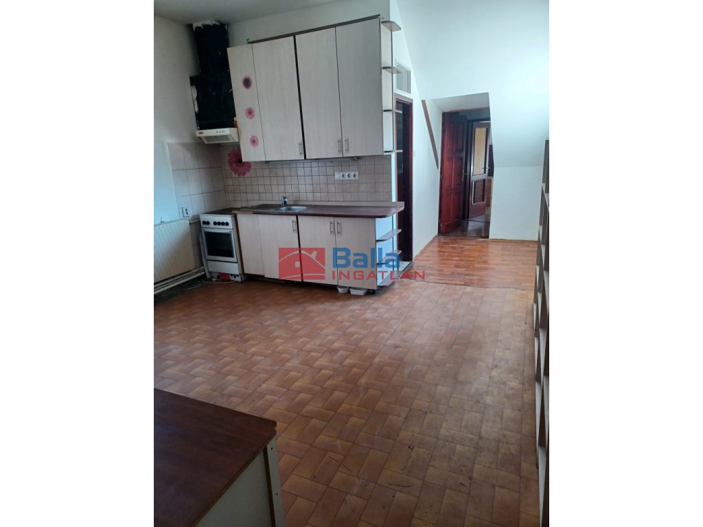 XX. Kerület, Szt. Erzsébet  tér utca, 78 m²-es, társasházi lakás