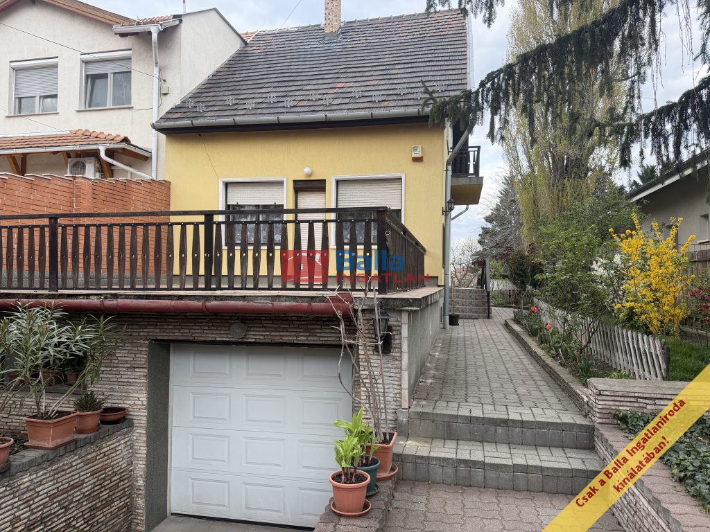 XXI. Kerület, Királyerdő csendes utcája, 99 m²-es, ikerház, 4 szobás