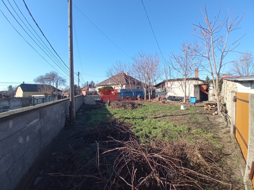 XXI. Kerület, NYÁRFÁS utca, 28 m²-es, családi ház, 1 szobás