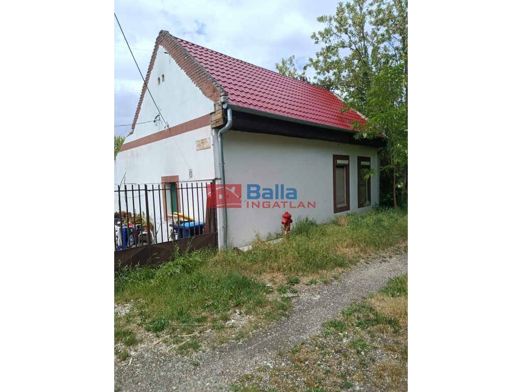 XXI. Kerület, Szabótelep utca, 70 m²-es, 2 generációs, családi ház