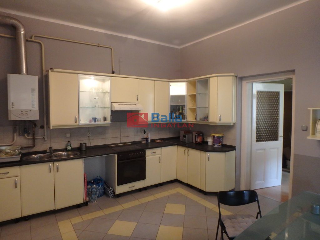 XXIII. Kerület, Grassalkovich út, 107 m²-es, társasházi lakás