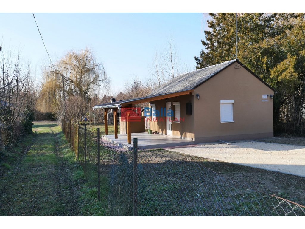Dömsöd, Ráckevei utca, 40 m²-es, földszinti, üdülő, 1+1 szobás