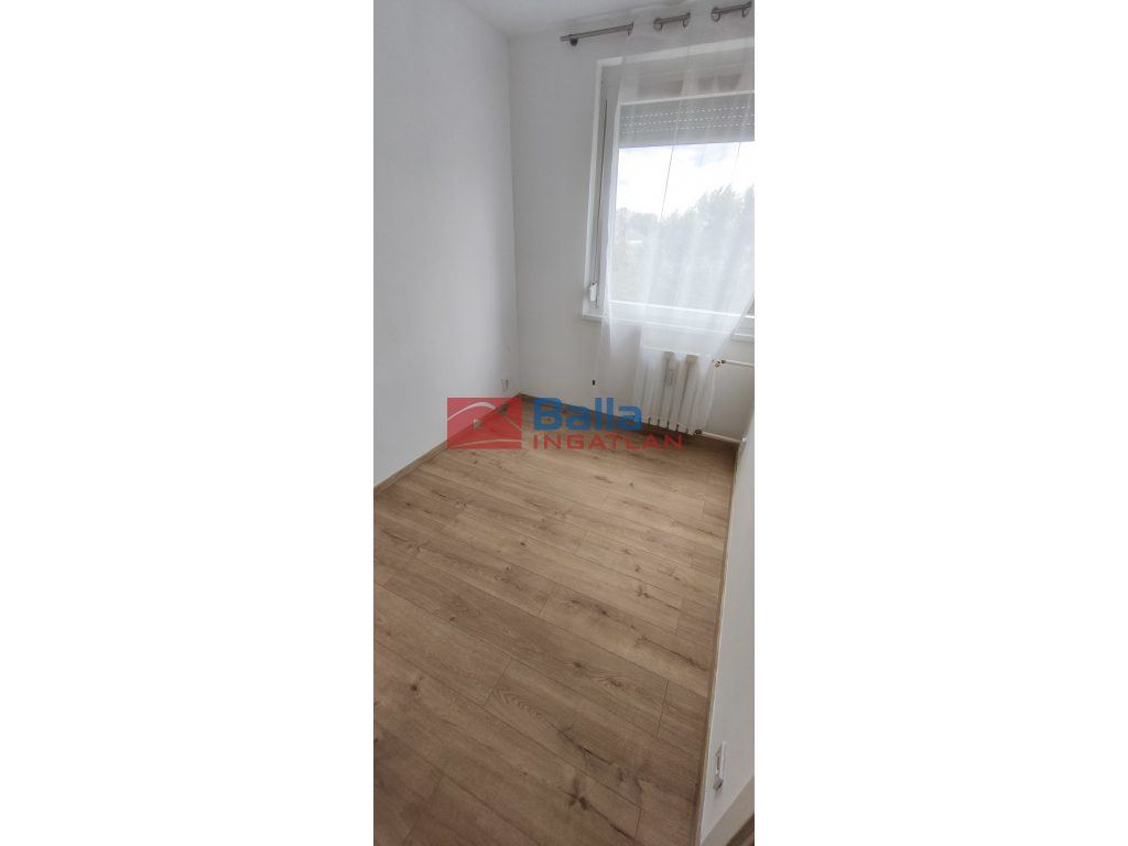 Dunakeszi, Barátság útja, 35 m²-es, társasházi lakás, 1+1 szobás
