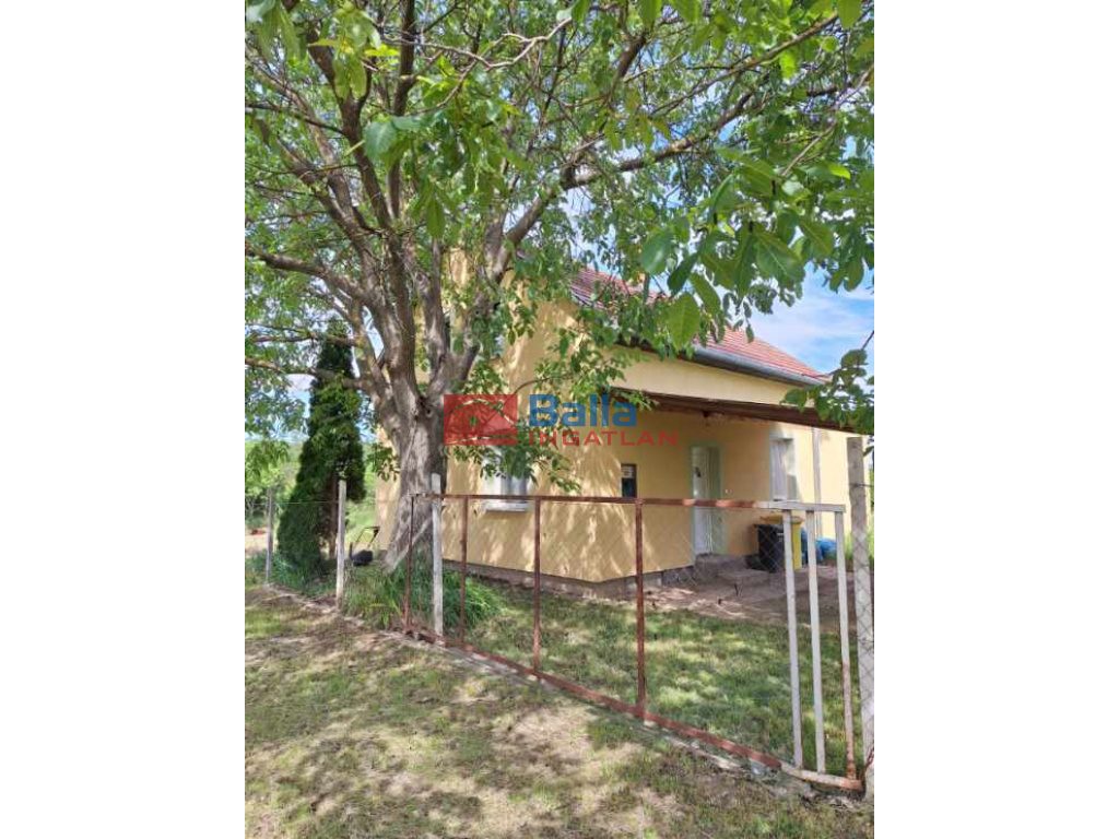 Karád, Csendes utca, 73 m²-es, családi ház, 3 szobás, jó állapotú
