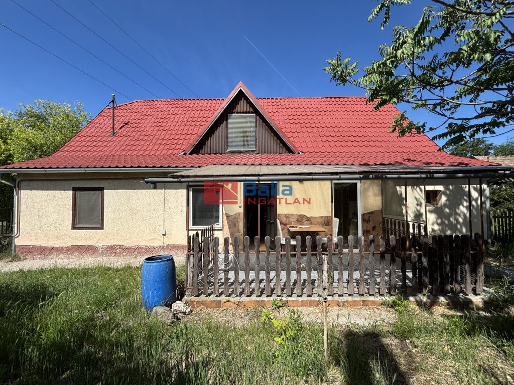 Kerepes, KEREPES, 90 m²-es, családi ház, 3 szobás, átlagos állapotú