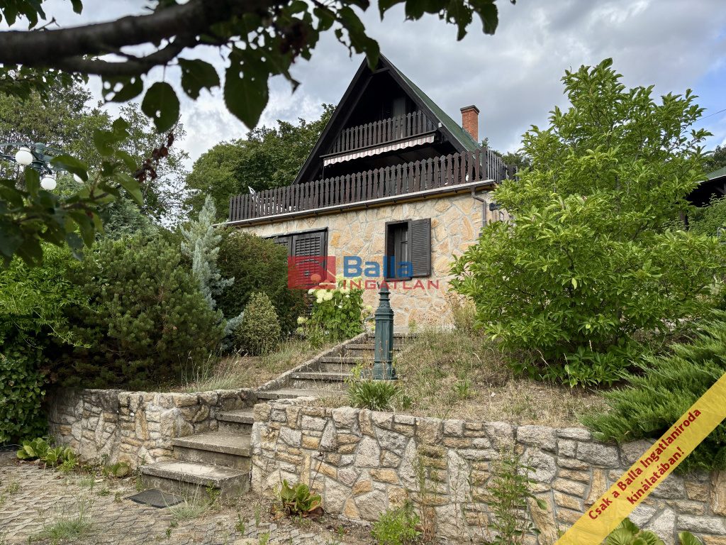 Kismaros, Barack utca, 42 m²-es, 2. emeleti, üdülő, 2+2 szobás