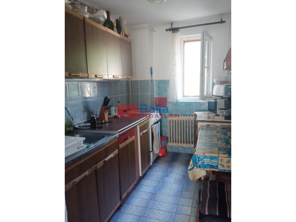 Kistarcsa, Szent László utca, 74 m²-es, házrész, 2+1 szobás, átlagos állapotú