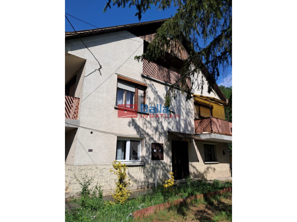 Ózd, Deák F. út, 140 m²-es, 2 generációs, családi ház, 5 szobás