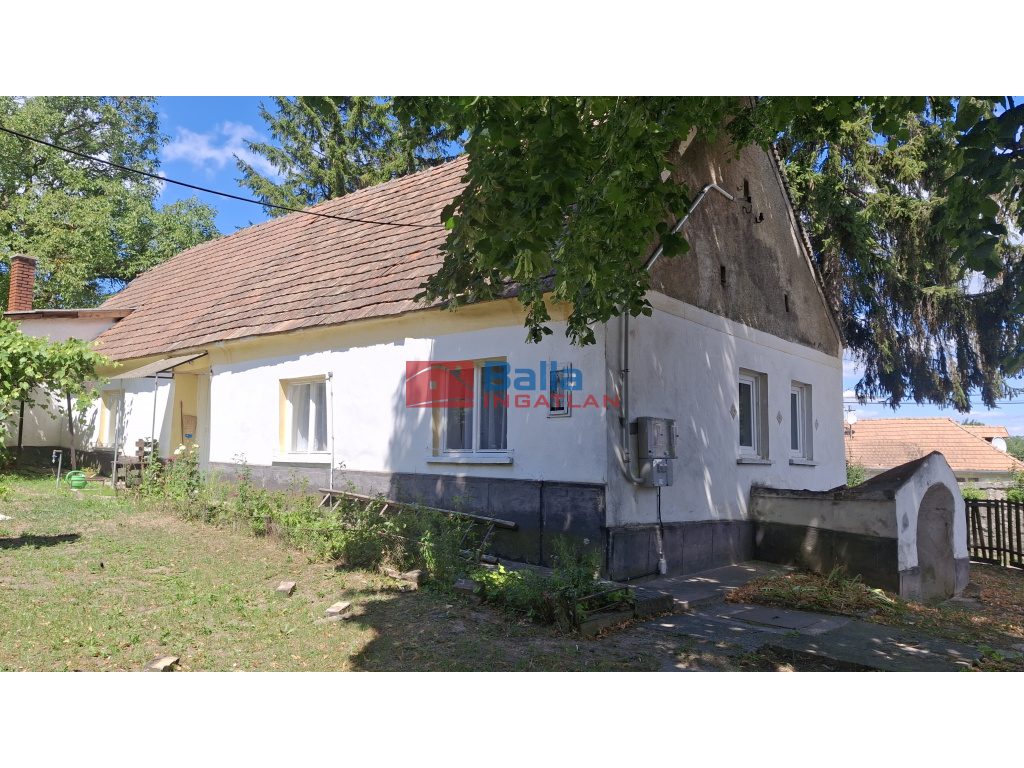 Szentgál, Saroktelek, 110 m²-es, családi ház, 3 szobás, felújítandó állapotú