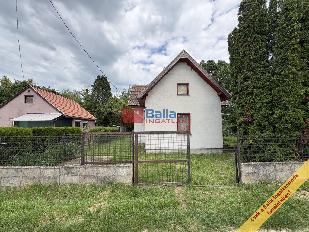 Tass, Határköz utca, 87 m²-es, üdülő, 5 szobás, átlagos állapotú
