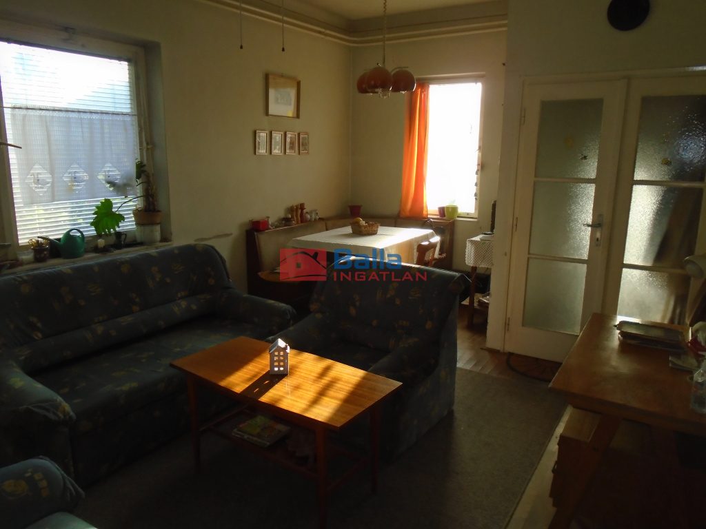Tiszakécske, Jókai utca, 116 m²-es, családi ház, 3+3 szobás
