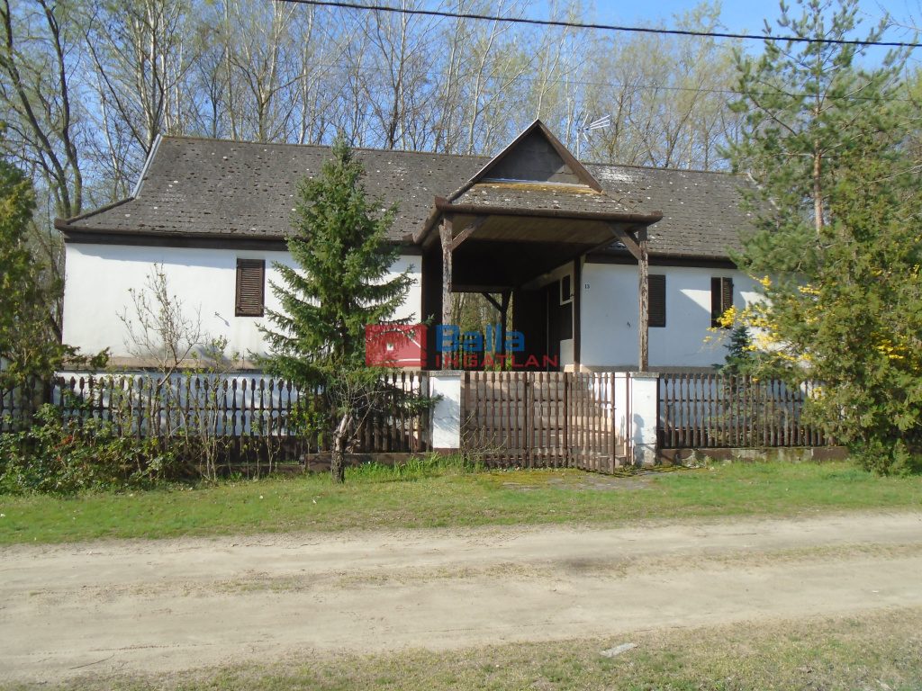 Tiszakécske, Sellő utca, 76 m²-es, 2 generációs, üdülő, 2 szobás
