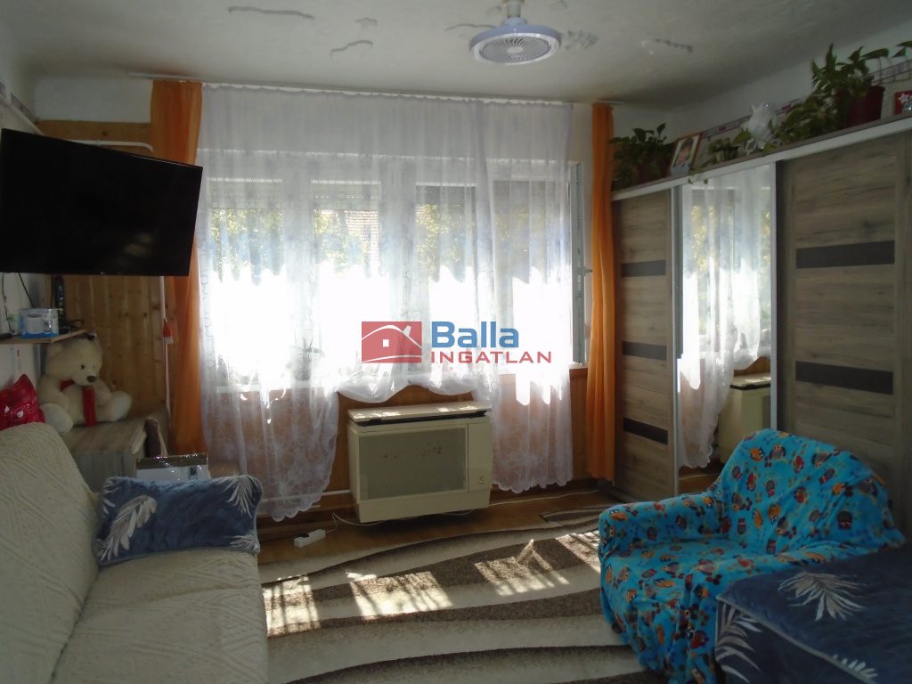 Tiszakécske, Szabolcska Mihály utca, 54 m²-es, társasházi lakás