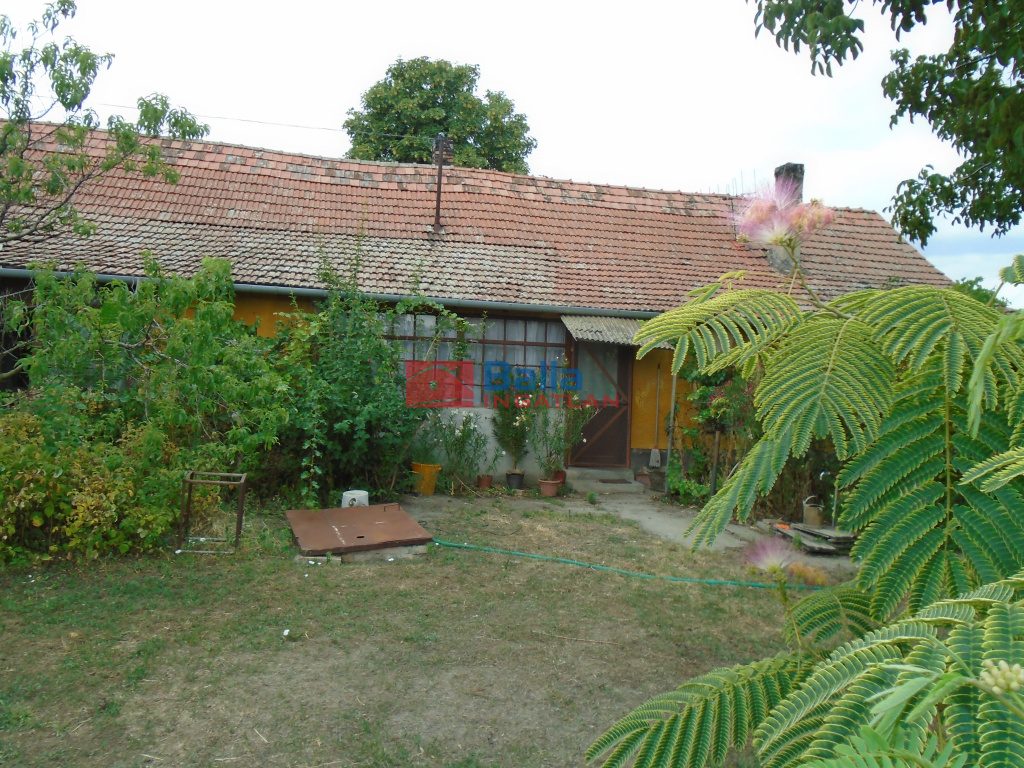 Tiszakécske, Városközpont utca, 124 m²-es, családi ház, 4 szobás
