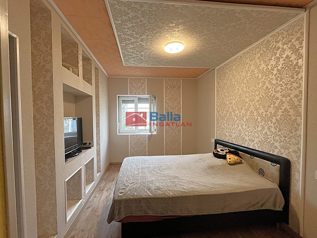 Tóalmás, Hangulatos, rendezett utca, 60 m²-es, családi ház, 2 szobás